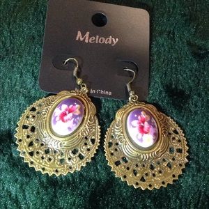 Melody Classy Vintage Earrings NWT